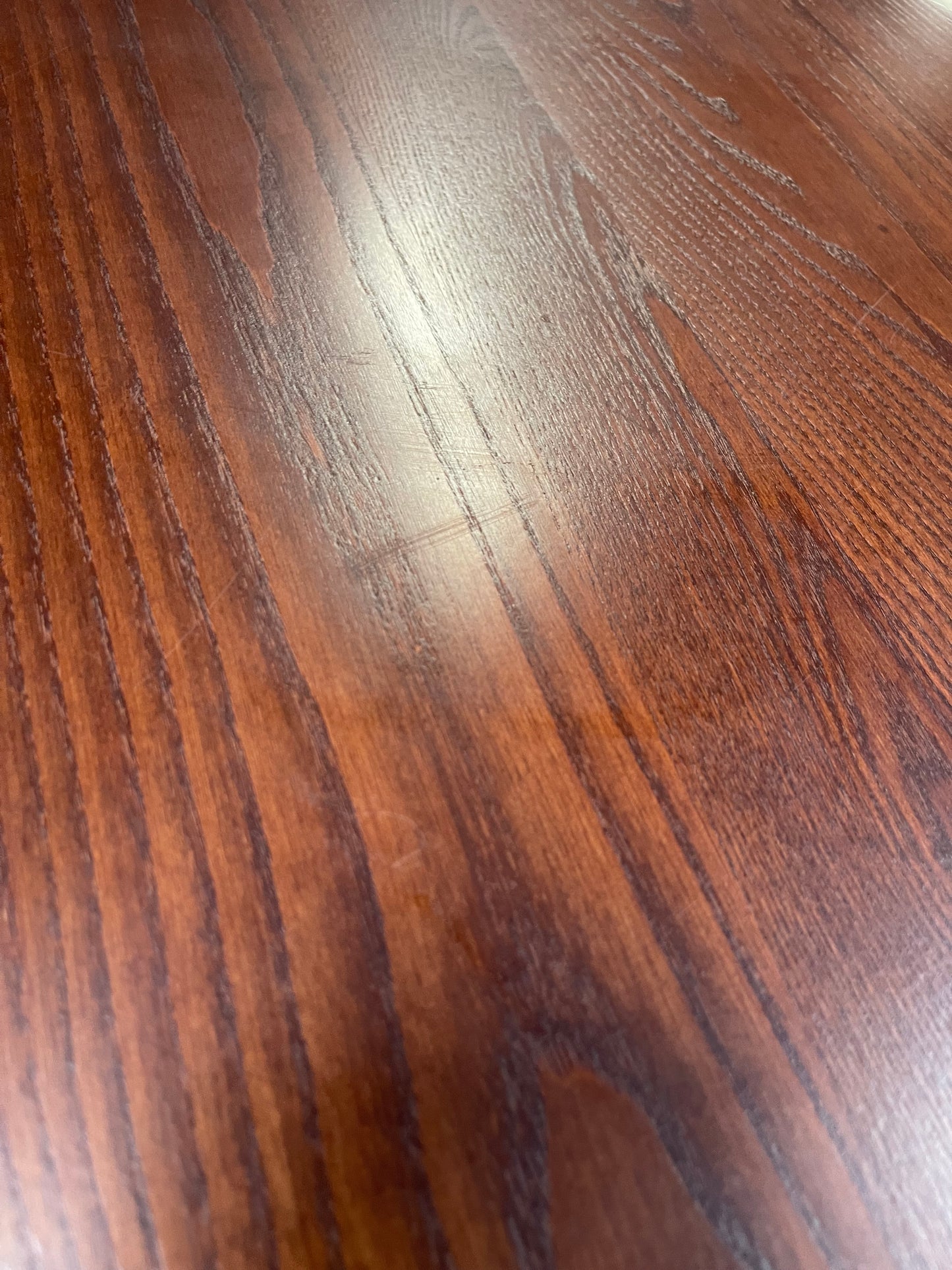 Round pub/restaurant table