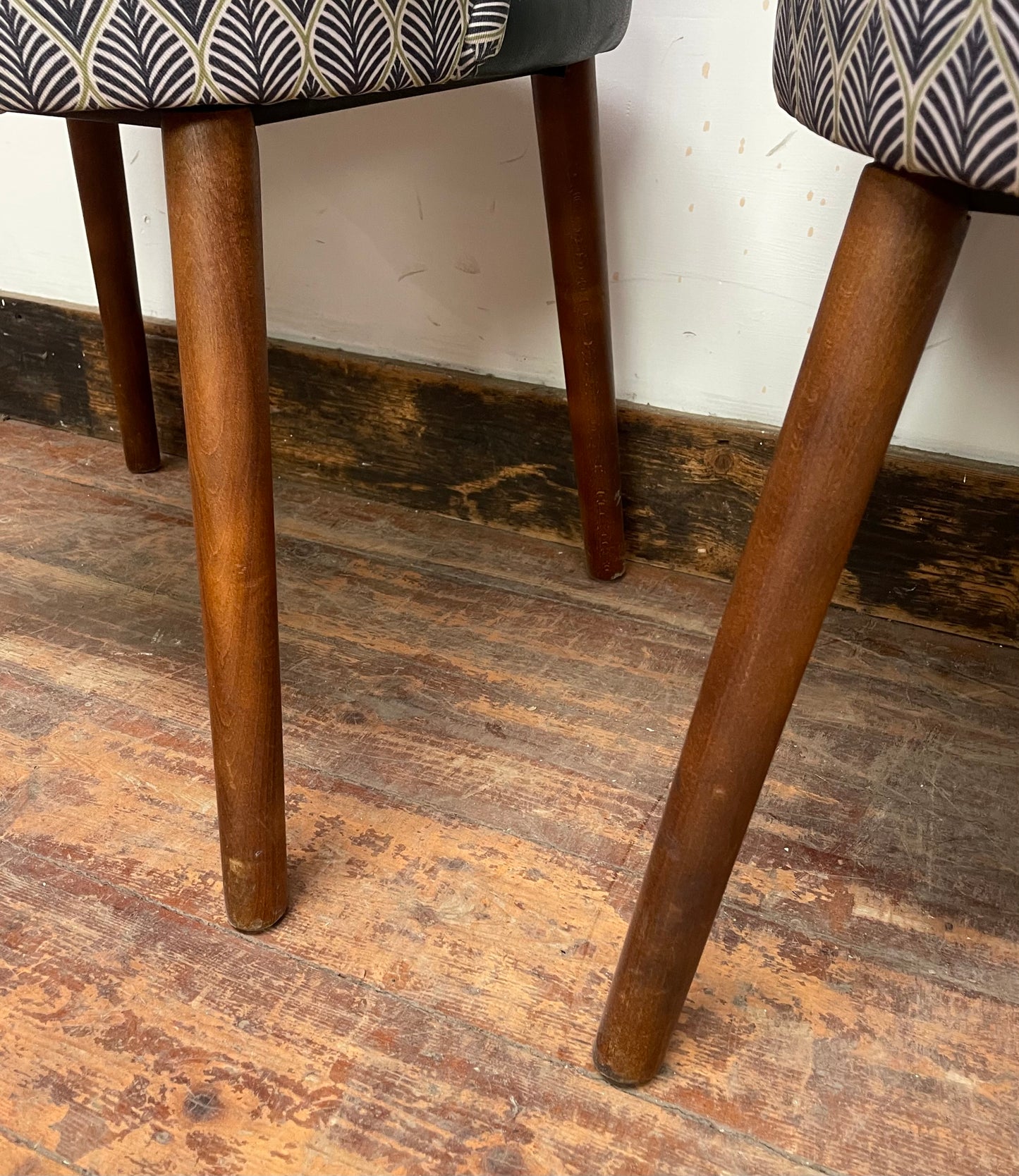 Matching set of 5 fabric and faux leather dining / pub chairs