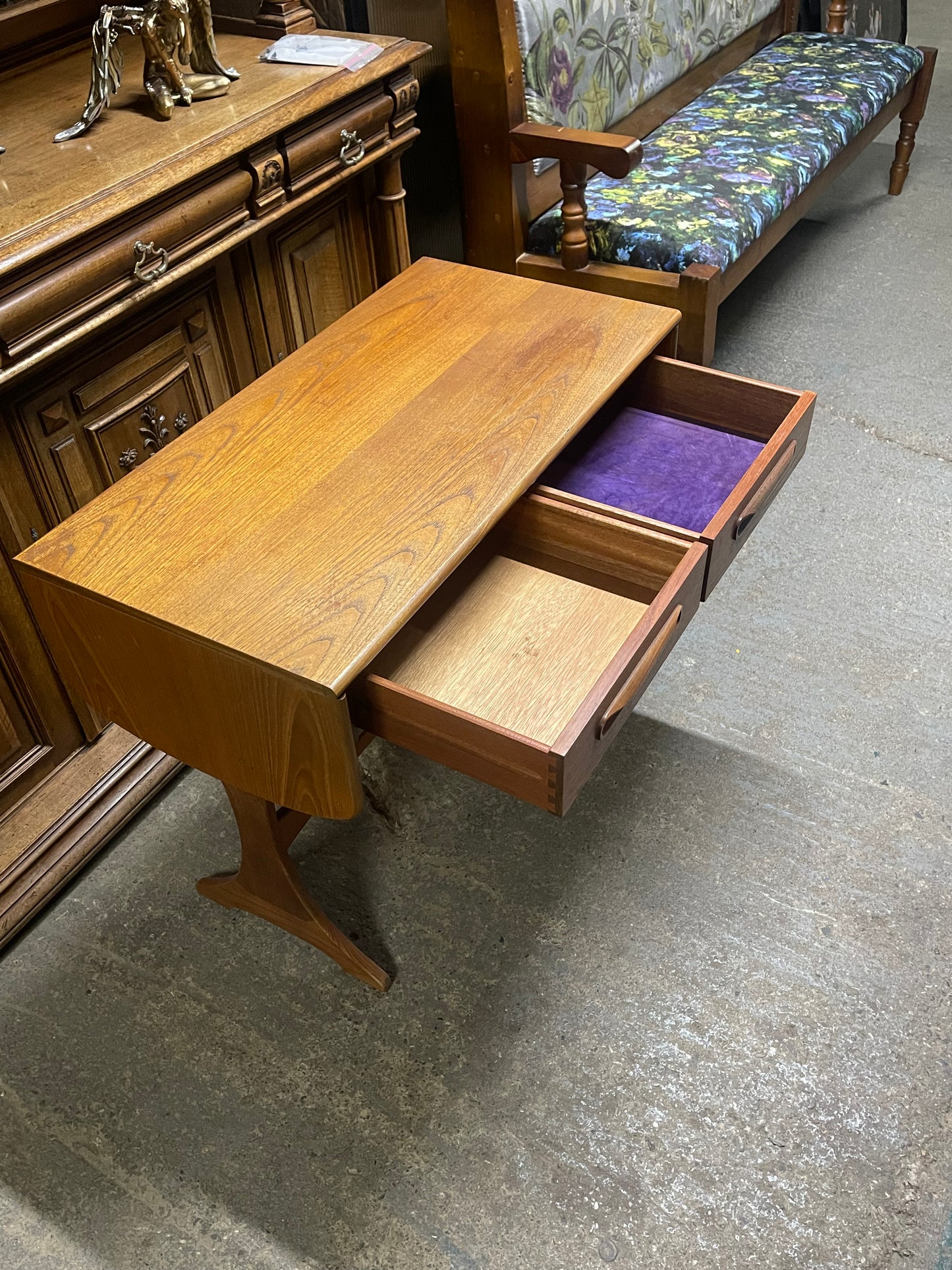 Vintage Mid-Century Teak Drop-Leaf Extender Side Table / Antique Console Table