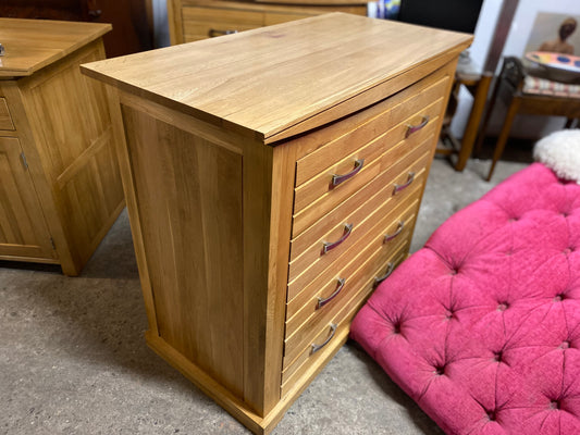 Ex-Oak Furniture Land chest of drawers