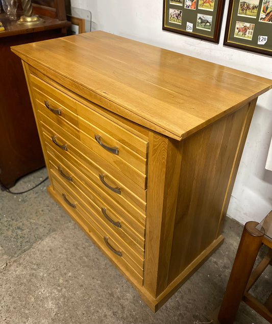 Ex-Oak Furniture Land chest of drawers