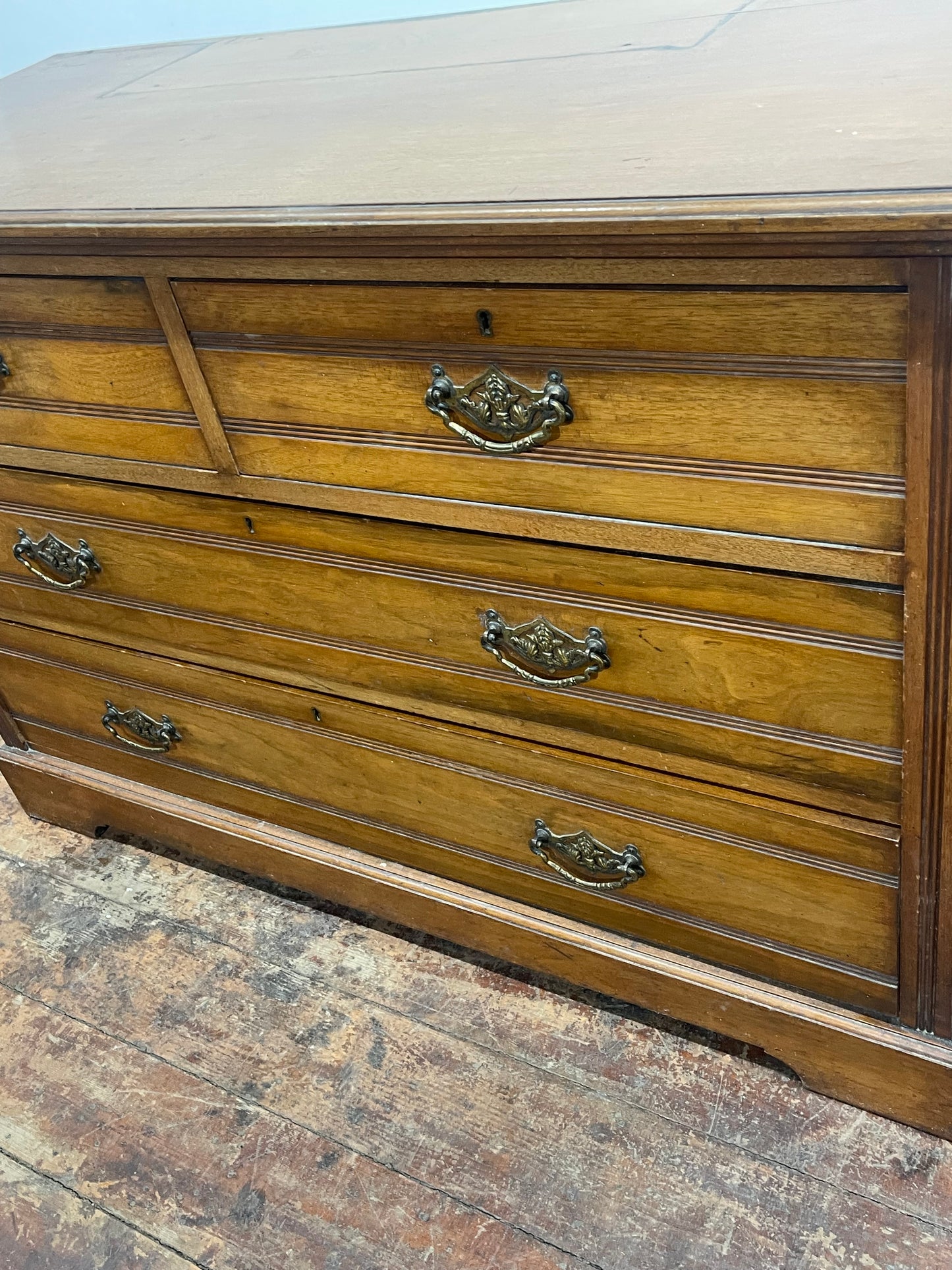 Vintage Antique Style 5 Drawer Wooden Chest of Drawers – Ornate Brass Handles