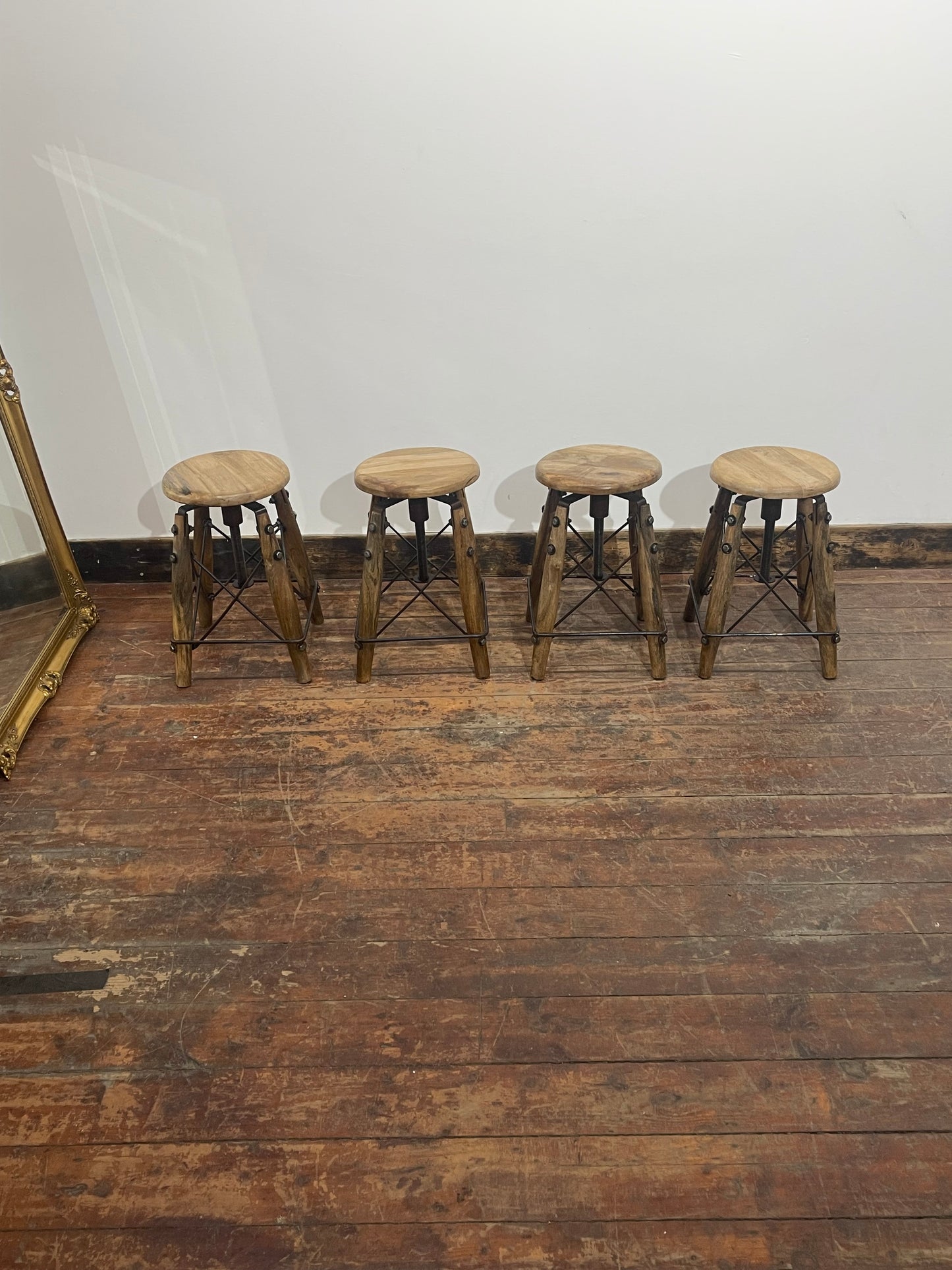 Set of 4 Rustic Industrial Swivel Bar Stools Height Adjustable Wooden Metal
