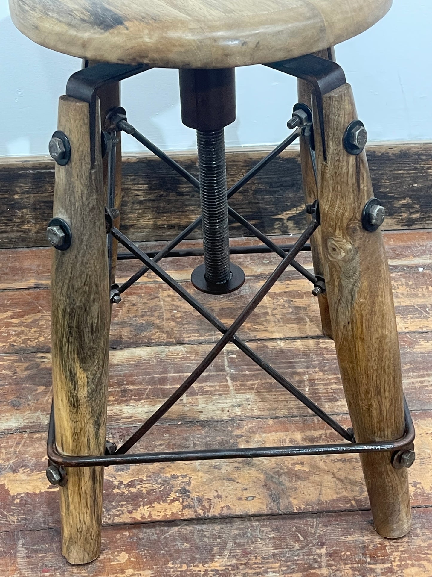 Set of 4 Rustic Industrial Swivel Bar Stools Height Adjustable Wooden Metal