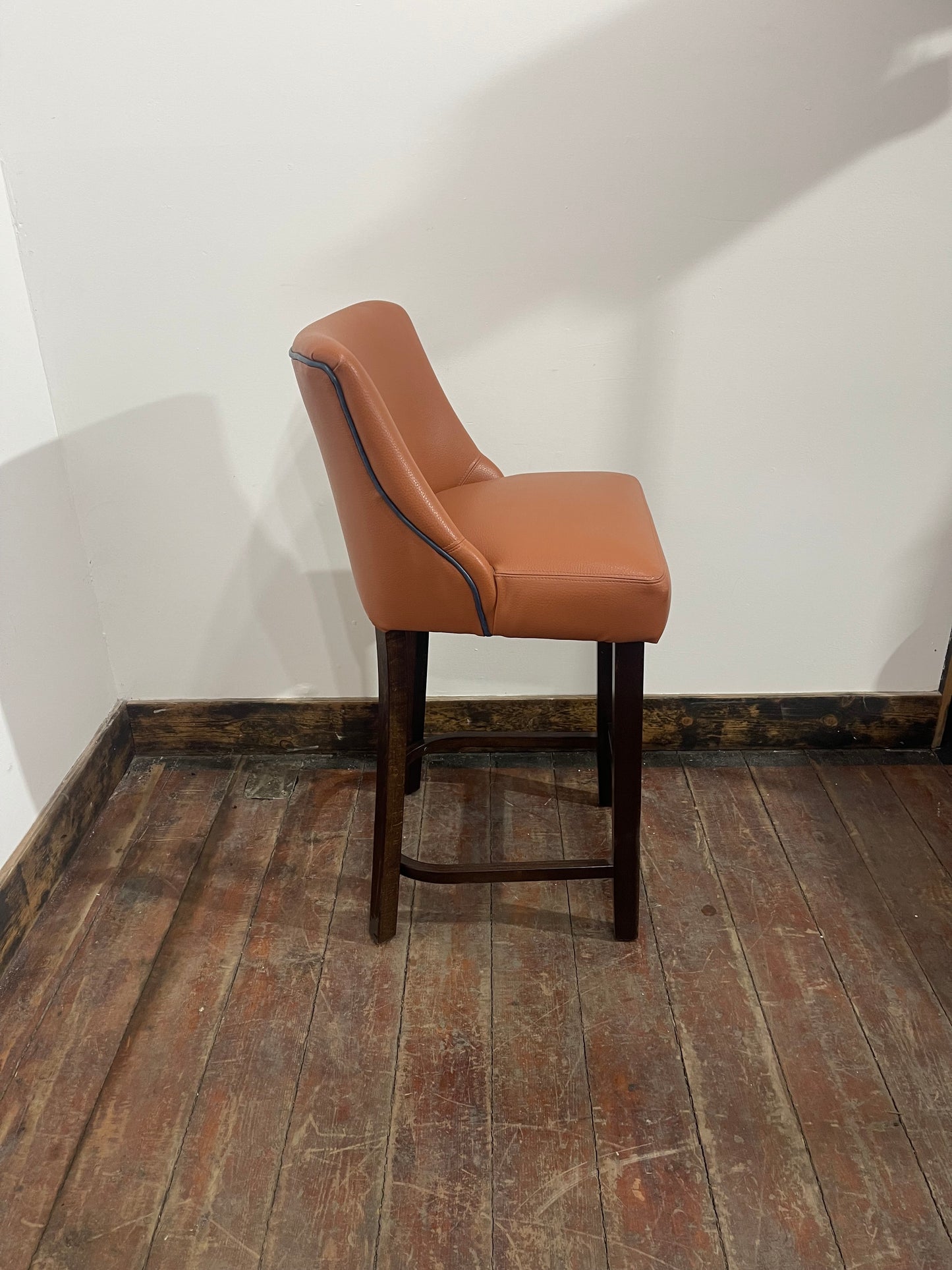 Set of 3 Tan Leather Effect Bar Stools – Dark Wood Frames