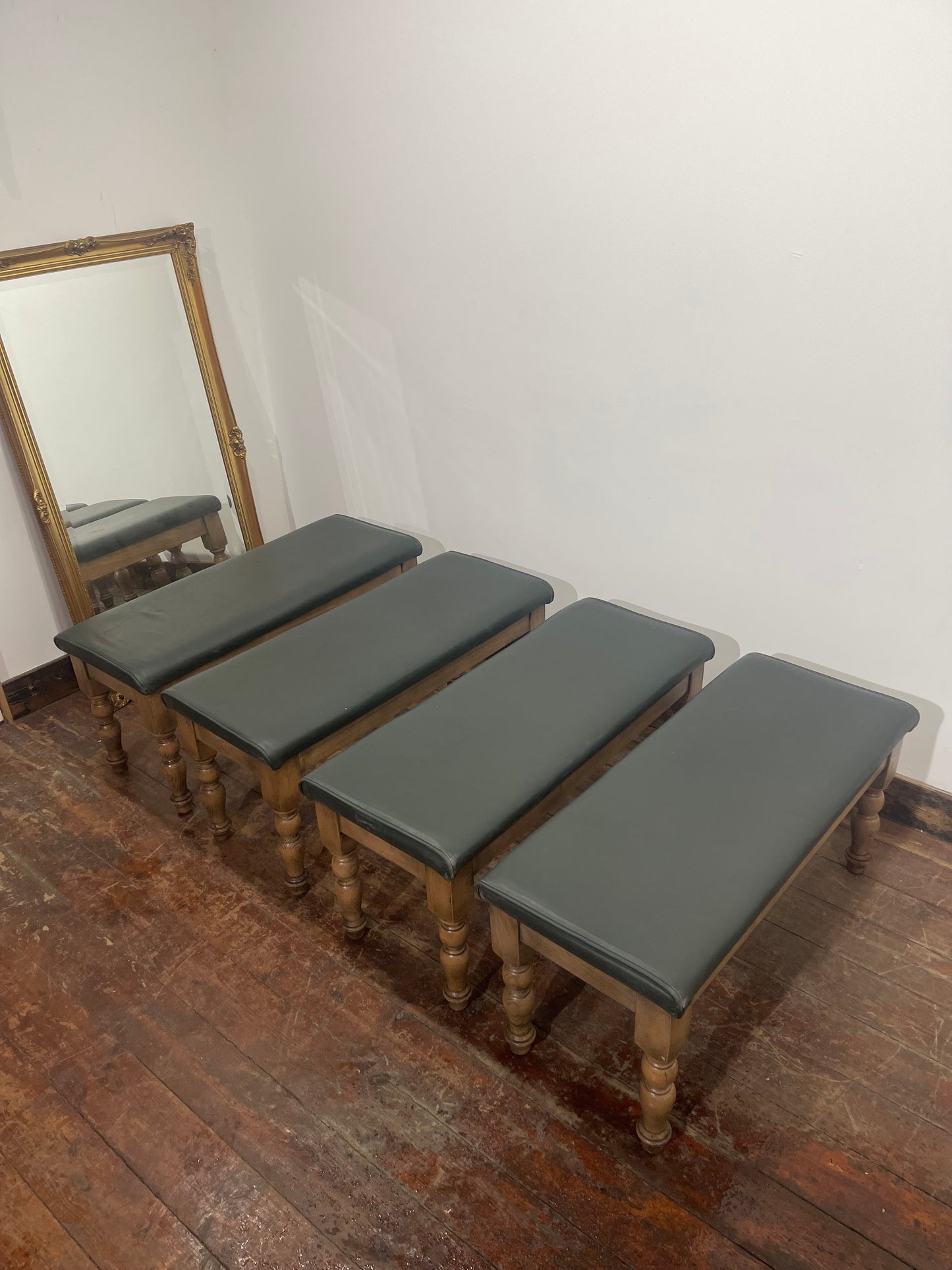Set of 4 Traditional Wooden Benches – Dark Grey Leather Effect Seats
