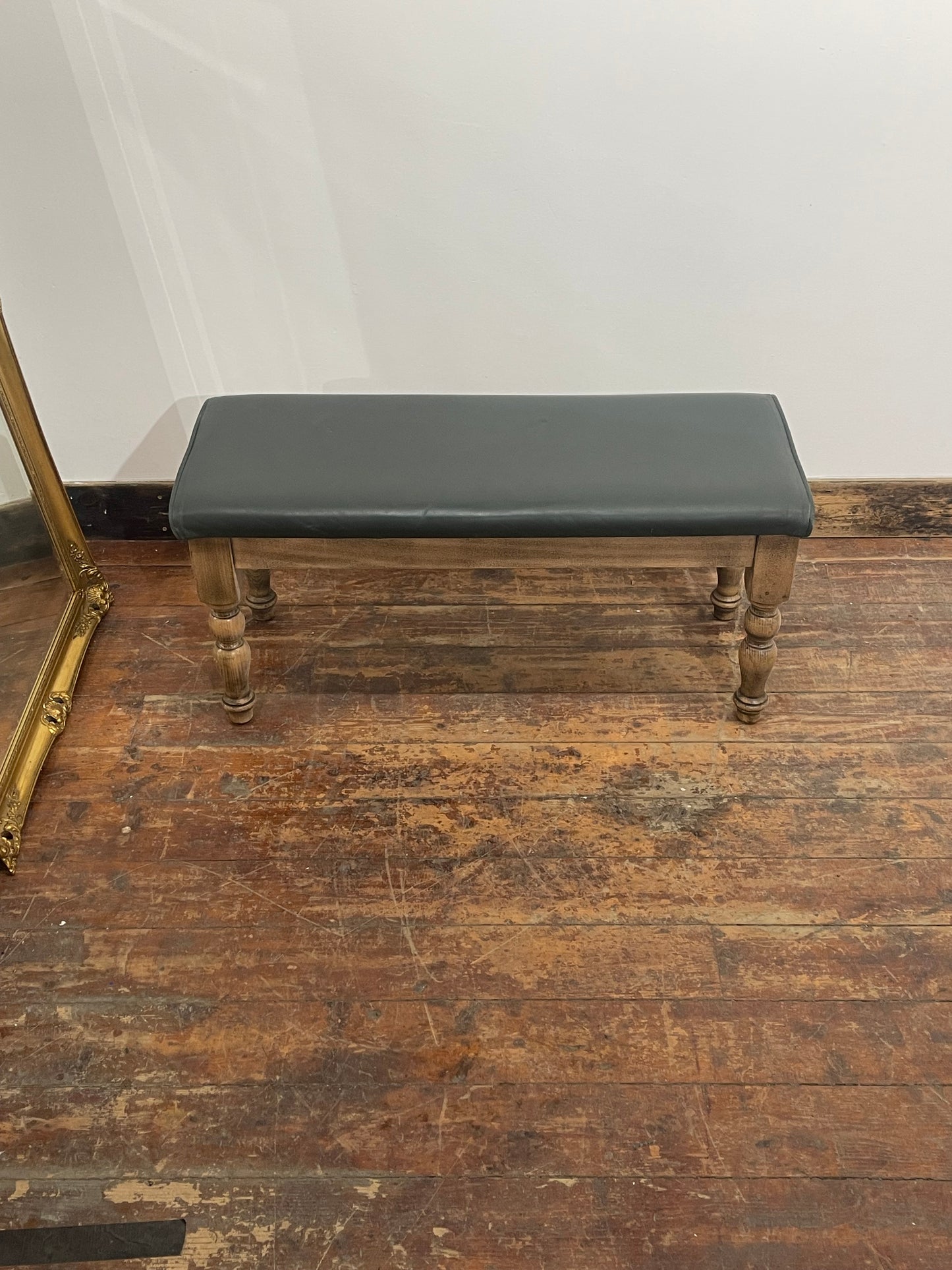 Set of 4 Traditional Wooden Benches – Dark Grey Leather Effect Seats