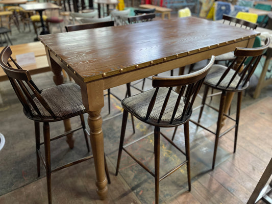 OFFER! Rectangular poseur with 6 retro style wooden bar stools