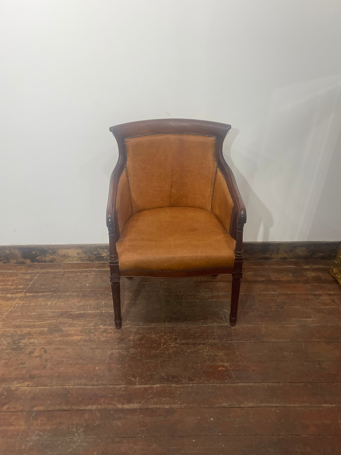 Tan Leather Armchair Traditional Carver Chair Dark Wood Studded Lounge Chair