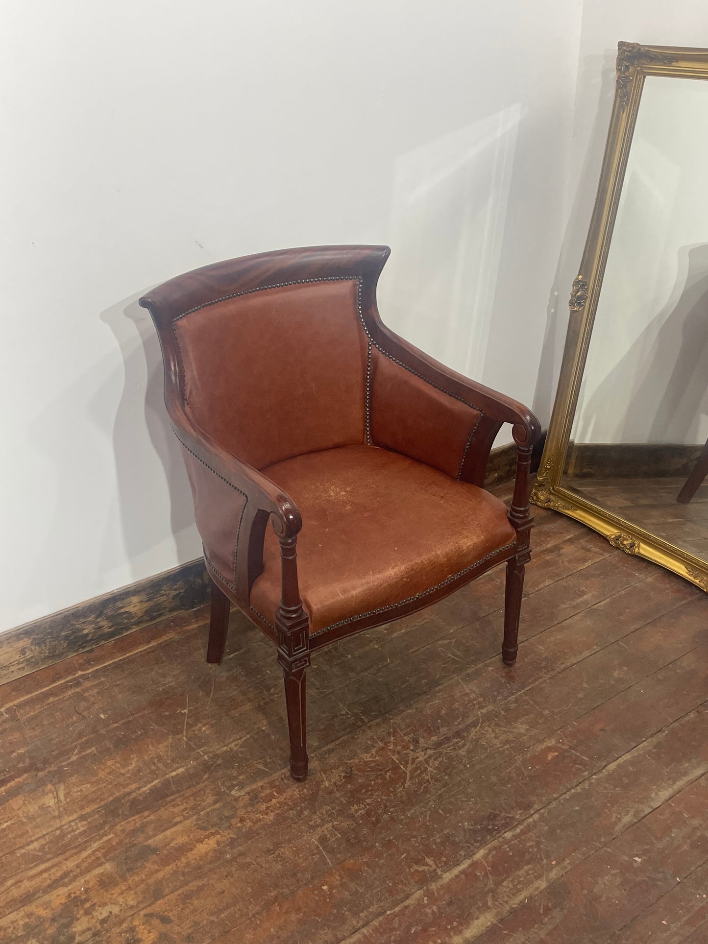 Tan Leather Armchair Traditional Carver Chair Dark Wood Studded Lounge Chair