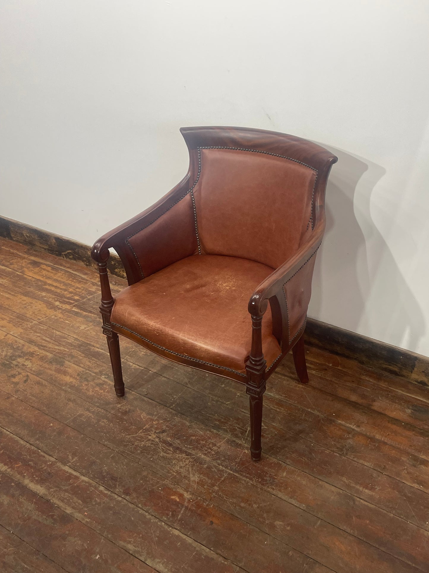 Tan Leather Armchair Traditional Carver Chair Dark Wood Studded Lounge Chair