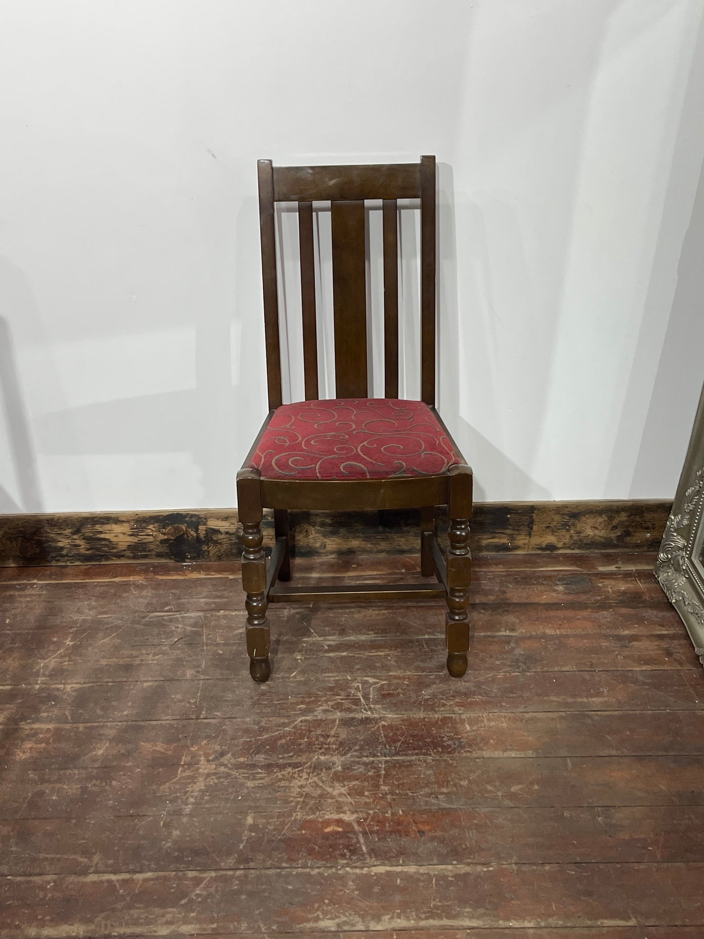 Set of 10 Traditional Oak Dining Chairs Slat Back Turned Legs Upholstered Seats