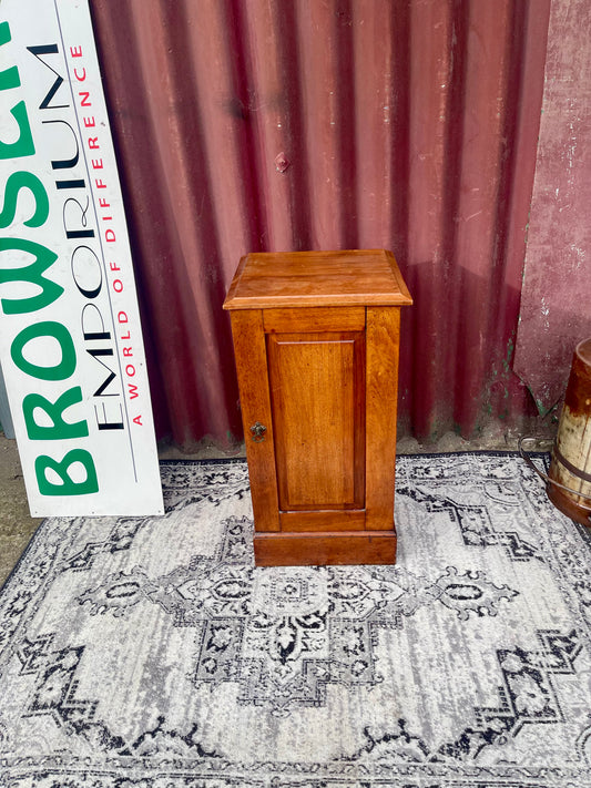 Antique Edwardian Oak Bedside Cabinet / Pot Cupboard – Circa 1900