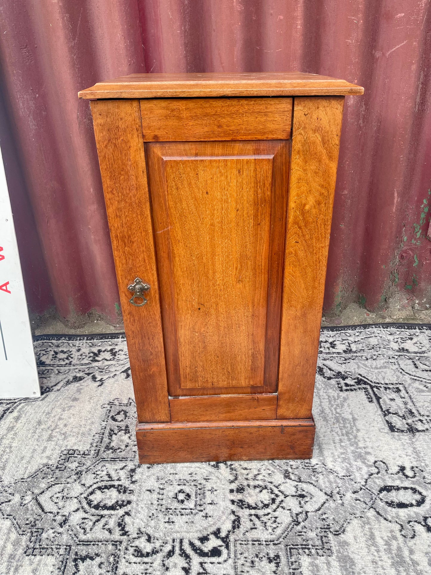 Antique Edwardian Oak Bedside Cabinet / Pot Cupboard – Circa 1900