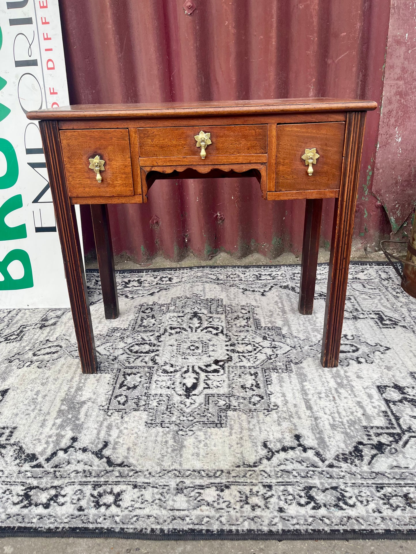 Antique Oak Side Table – Late Victorian / Edwardian, Circa 1900