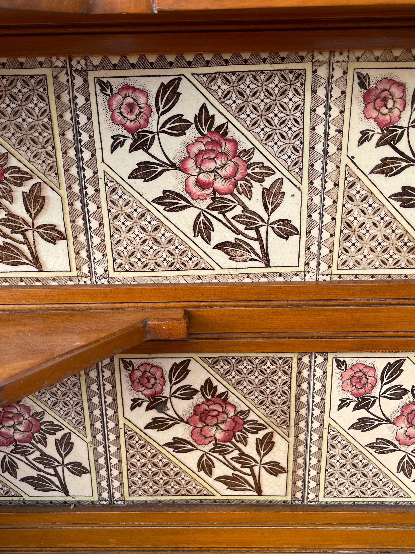 Antique Victorian Pine Dresser with Floral Tile Back c.1880–1910