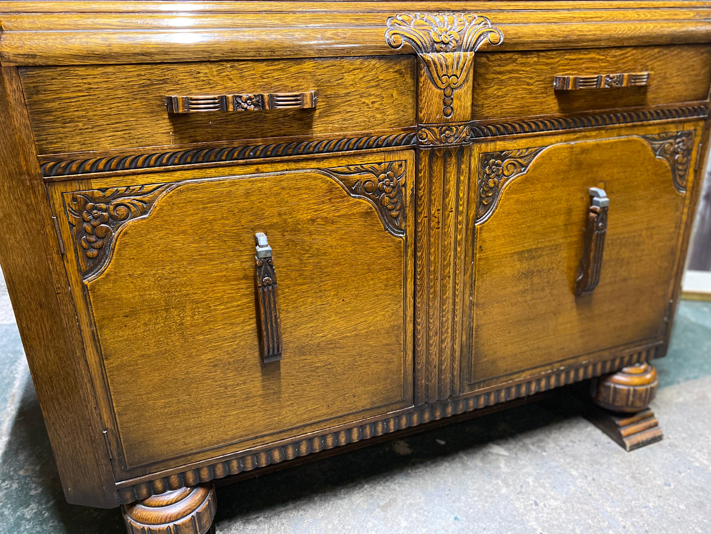 Antique oak carved sideboard drinks cabinet 1930s / 1940s