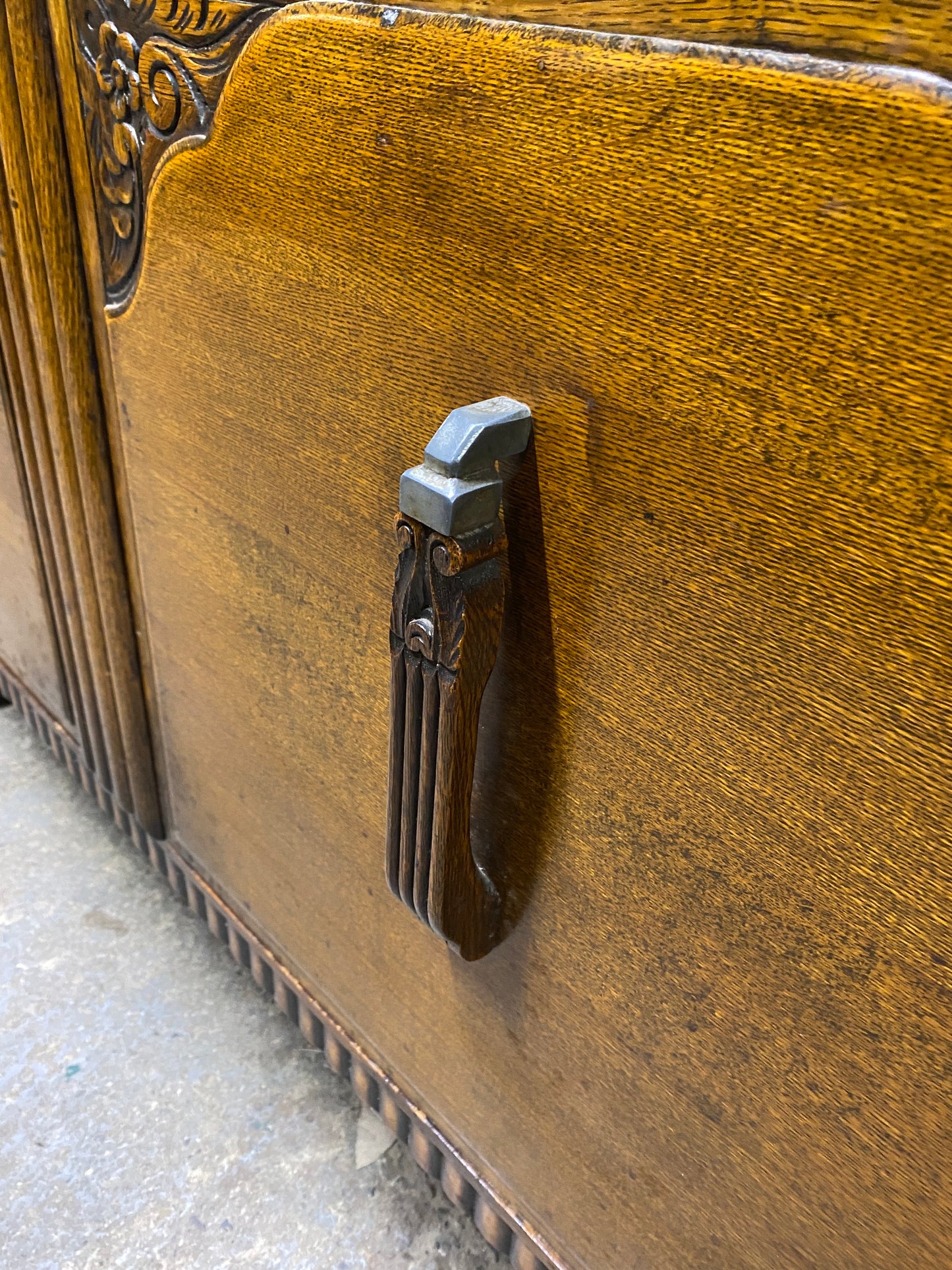 Antique oak carved sideboard drinks cabinet 1930s / 1940s