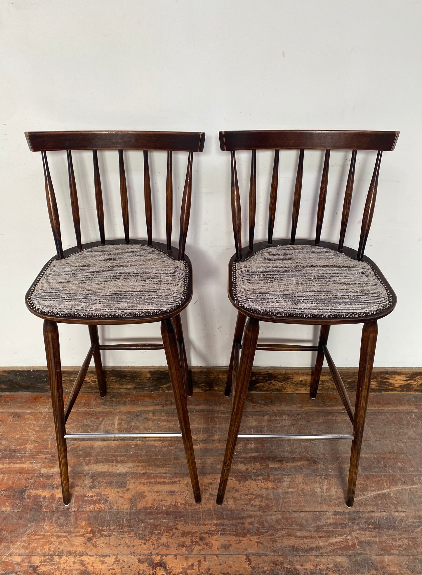 Set of 6 x retro style wooden bar stools