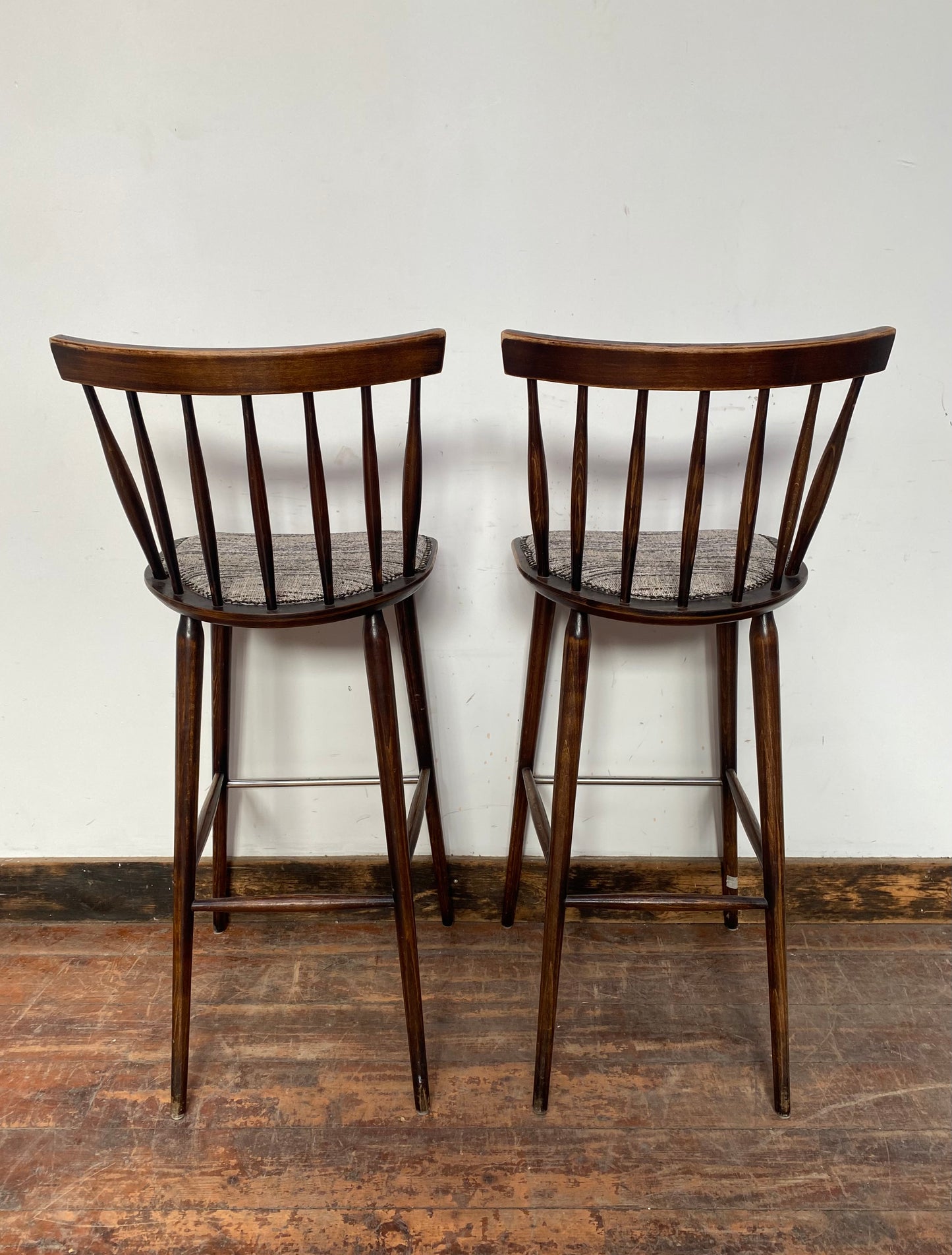 Set of 6 x retro style wooden bar stools