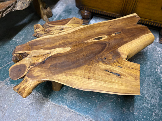 Root wood coffee table with 4 legs