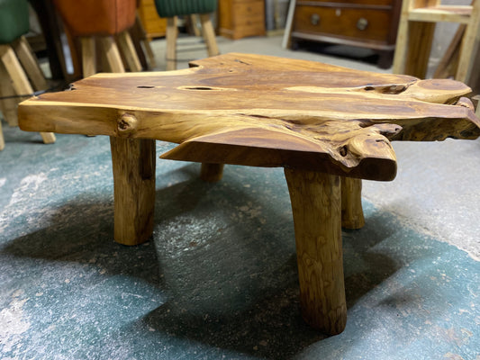 Root wood coffee table with 4 legs