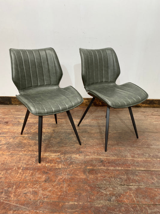 2 Alpha Dining Chairs in Forest Green