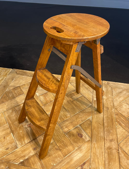 Mango wood stepladder bar stool