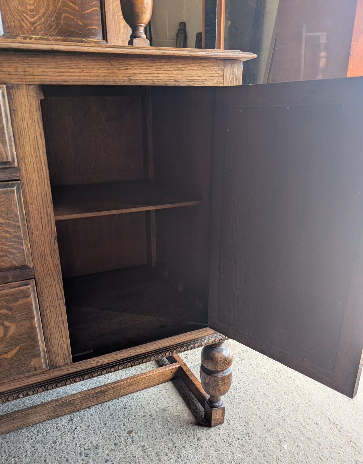 Vintage Oak Dresser / Brass Handles / 3 Drawers / 2 Cabinets
