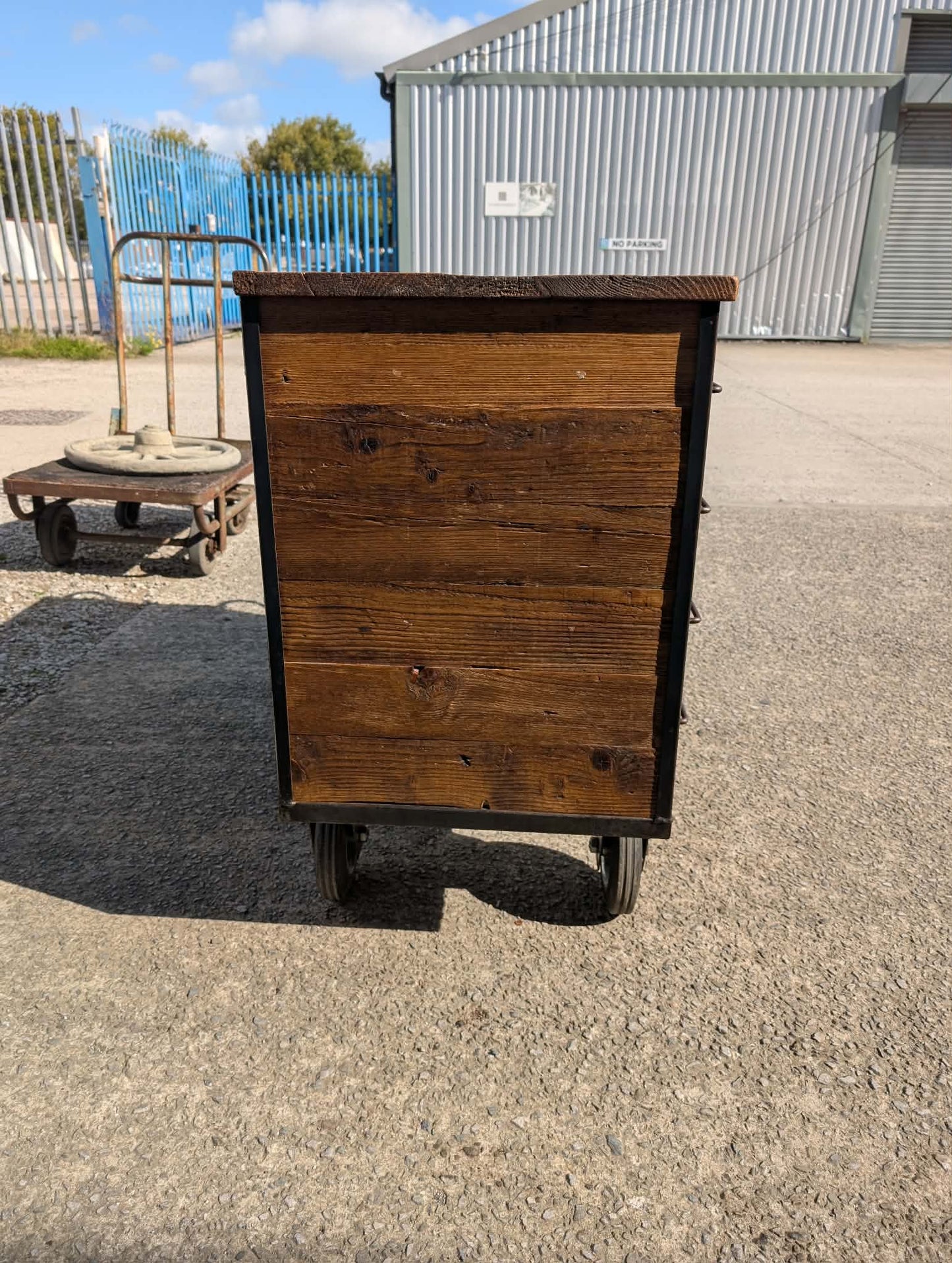Red / Black Industrial Metal Storage Unit / Two Wheels