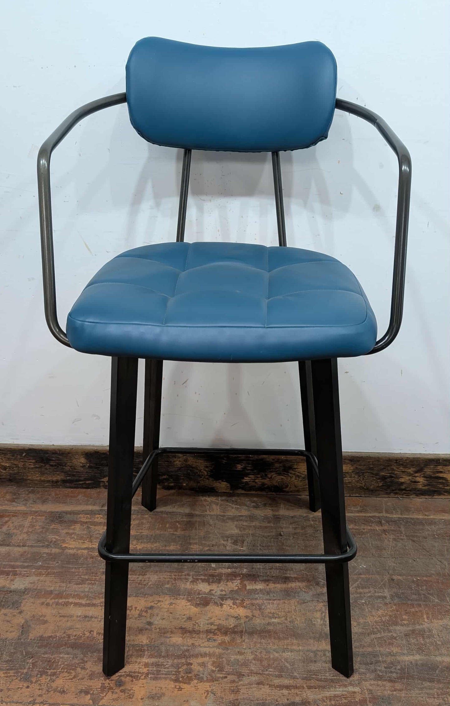 Set of 4 mixed colour bar stools (2 teal, 2 orange) for cafe / pub / restaurant