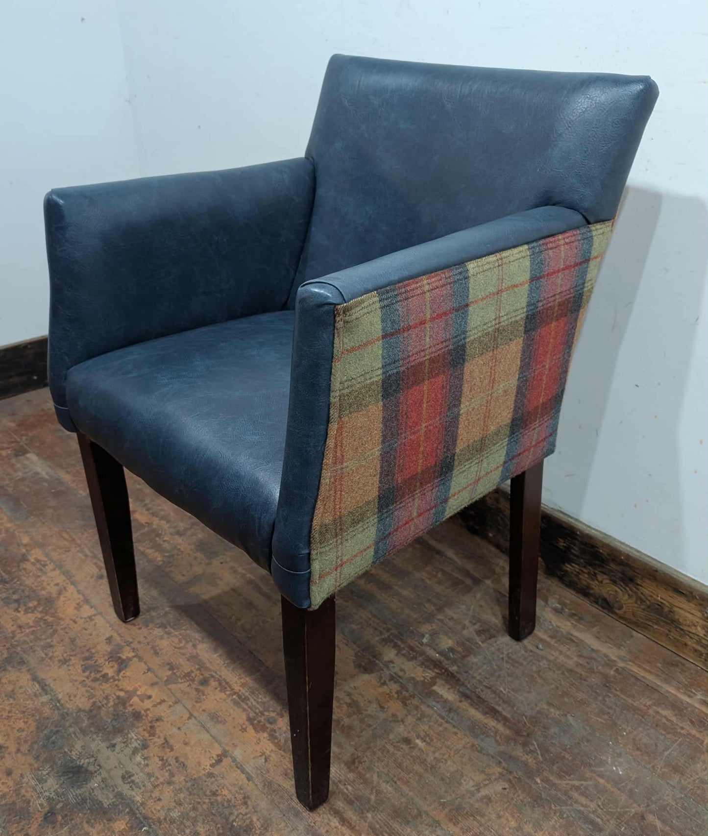 Set of 5 navy faux leather tub chairs / tartan fabric backs / pub seating