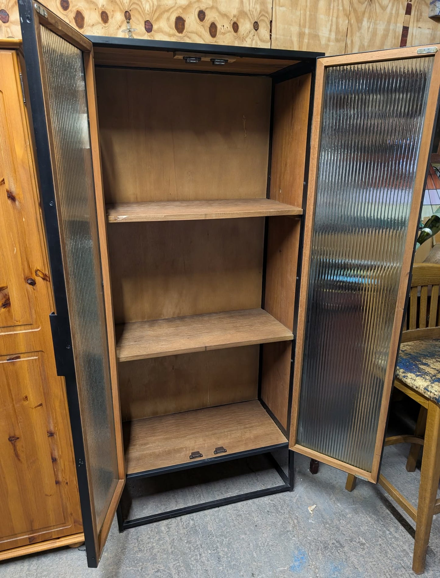 Standing Cabinet with Reeded Glass Doors / Metal Frame / Wood panels