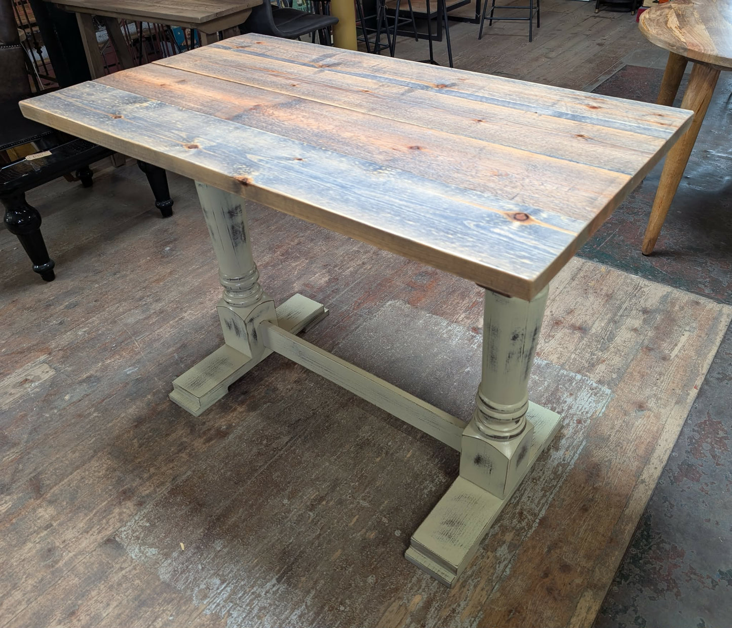 Rectangular pub poseur table