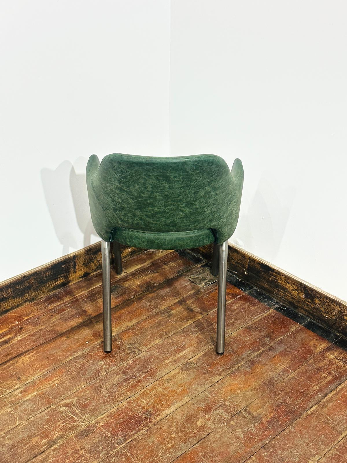 Set of 8 Green Leather Dining Chairs Armchairs Metal Legs Restaurant Cafe