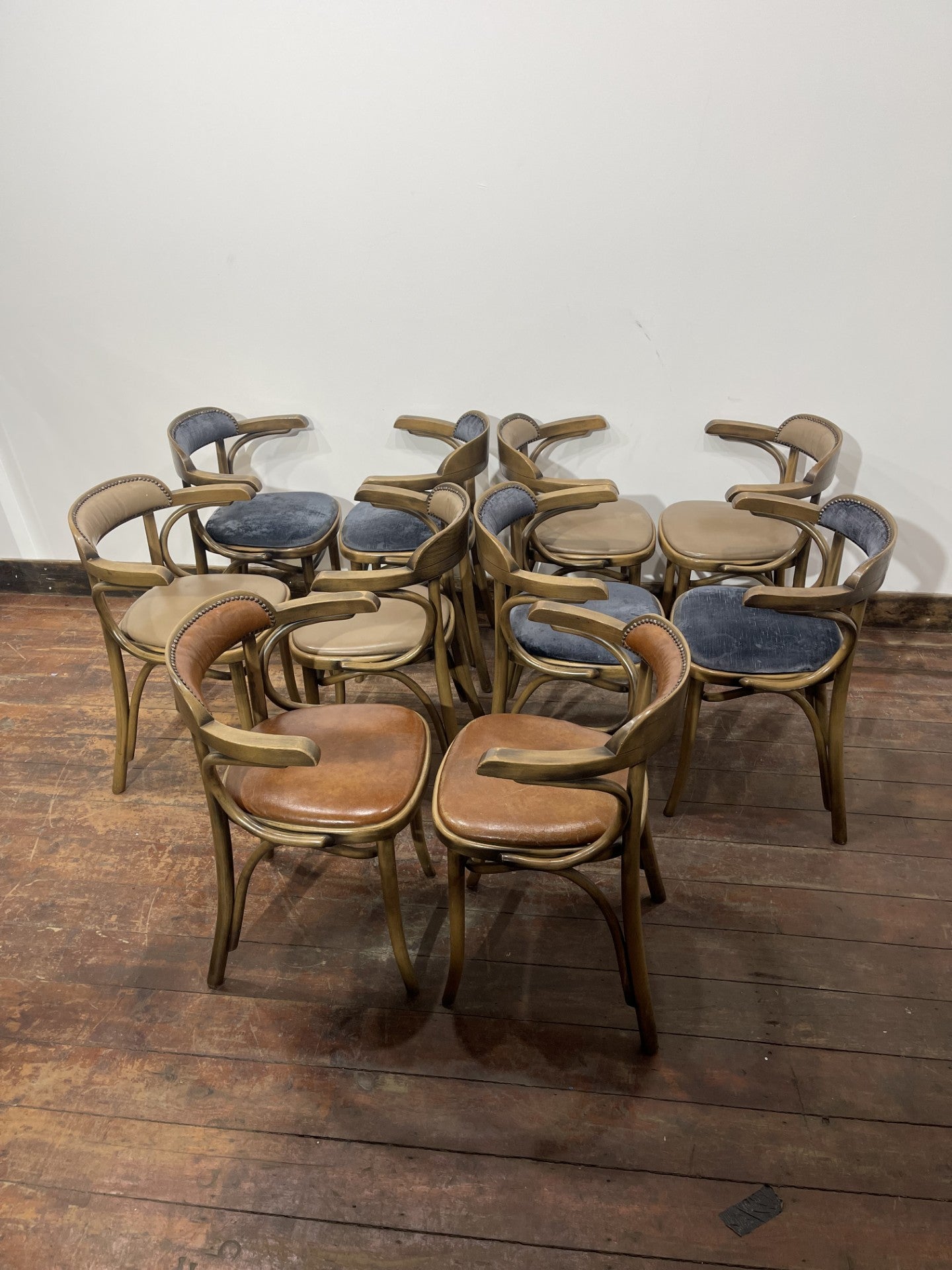 Set of 10 Bentwood Armchairs Dining Cafe Bistro Chairs Mixed Leather & Velvet