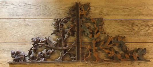 PAIR OF CAST IRON BRACKETS / SHELVING / ACORN AND LEAF DESIGN / WALL DECORATIONS - Browsers Emporium