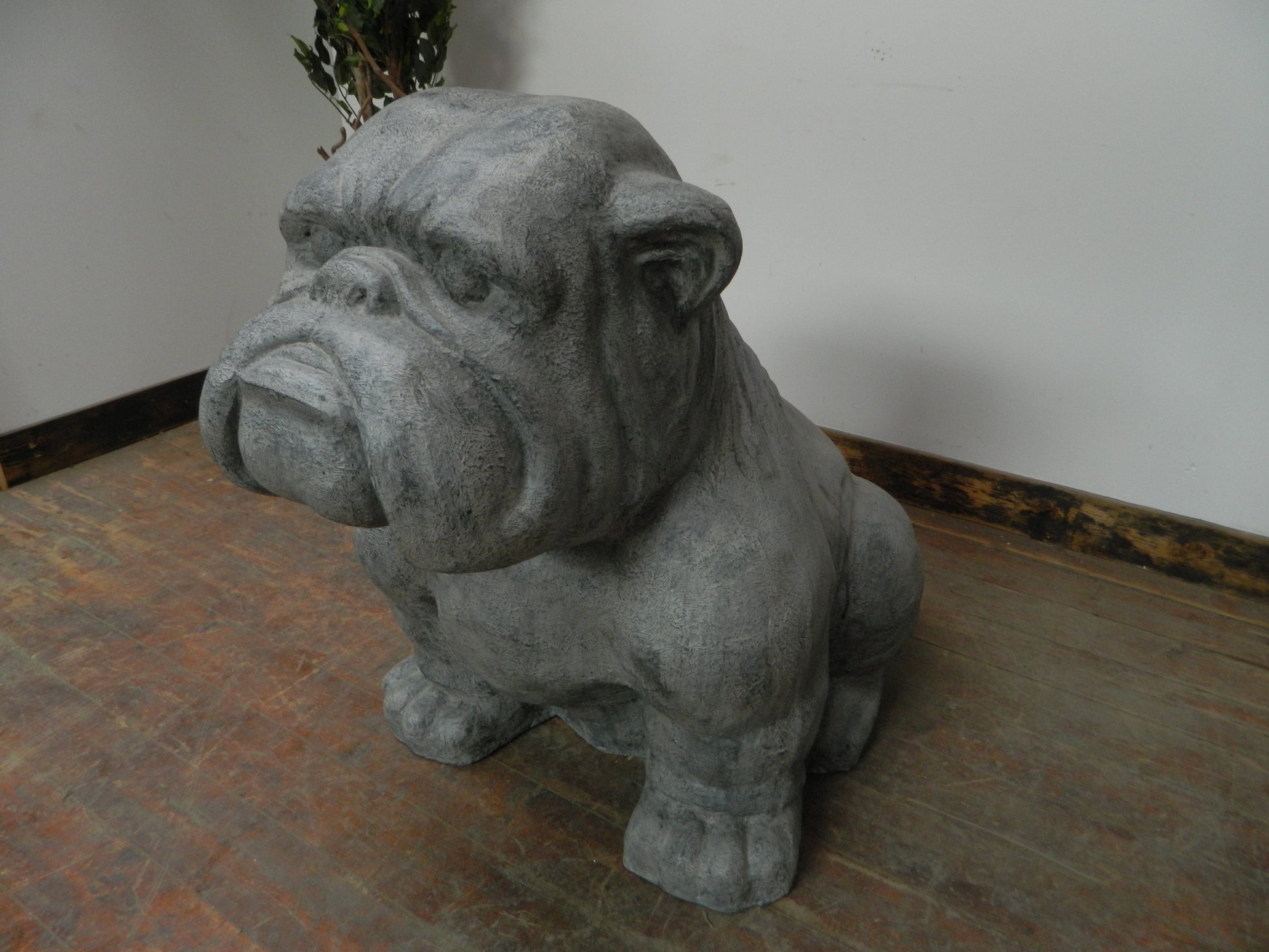 LARGE OUTDOOR BULLDOG  ORNIMENT (NEW) - Browsers Emporium