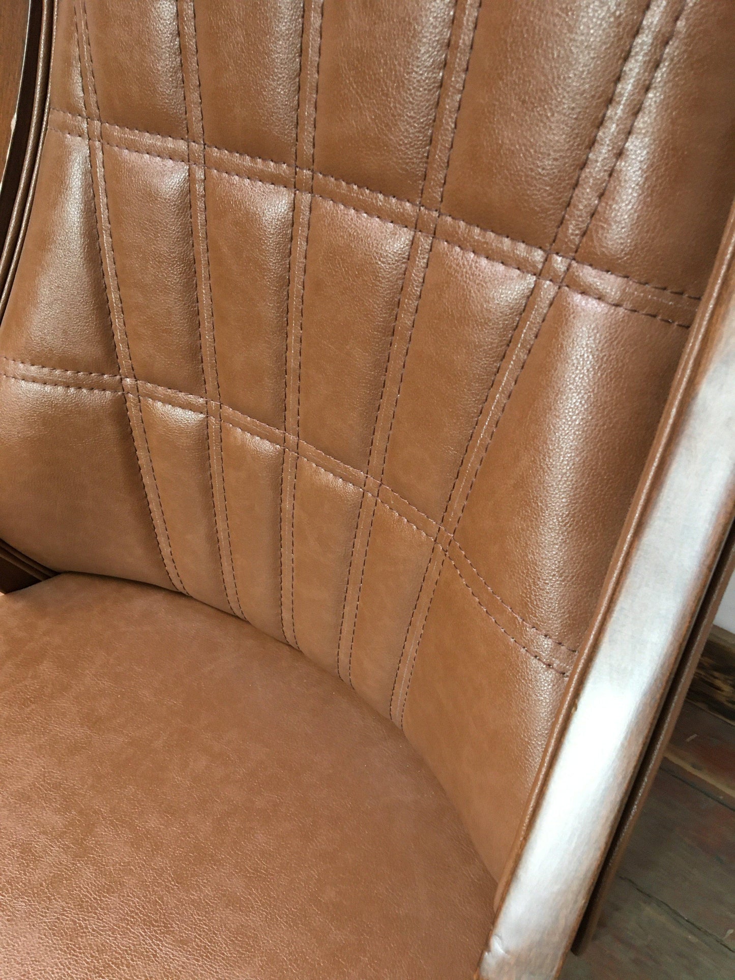 BROWN HIGH BACK FEATURE CHAIR (NEW) - Browsers Emporium