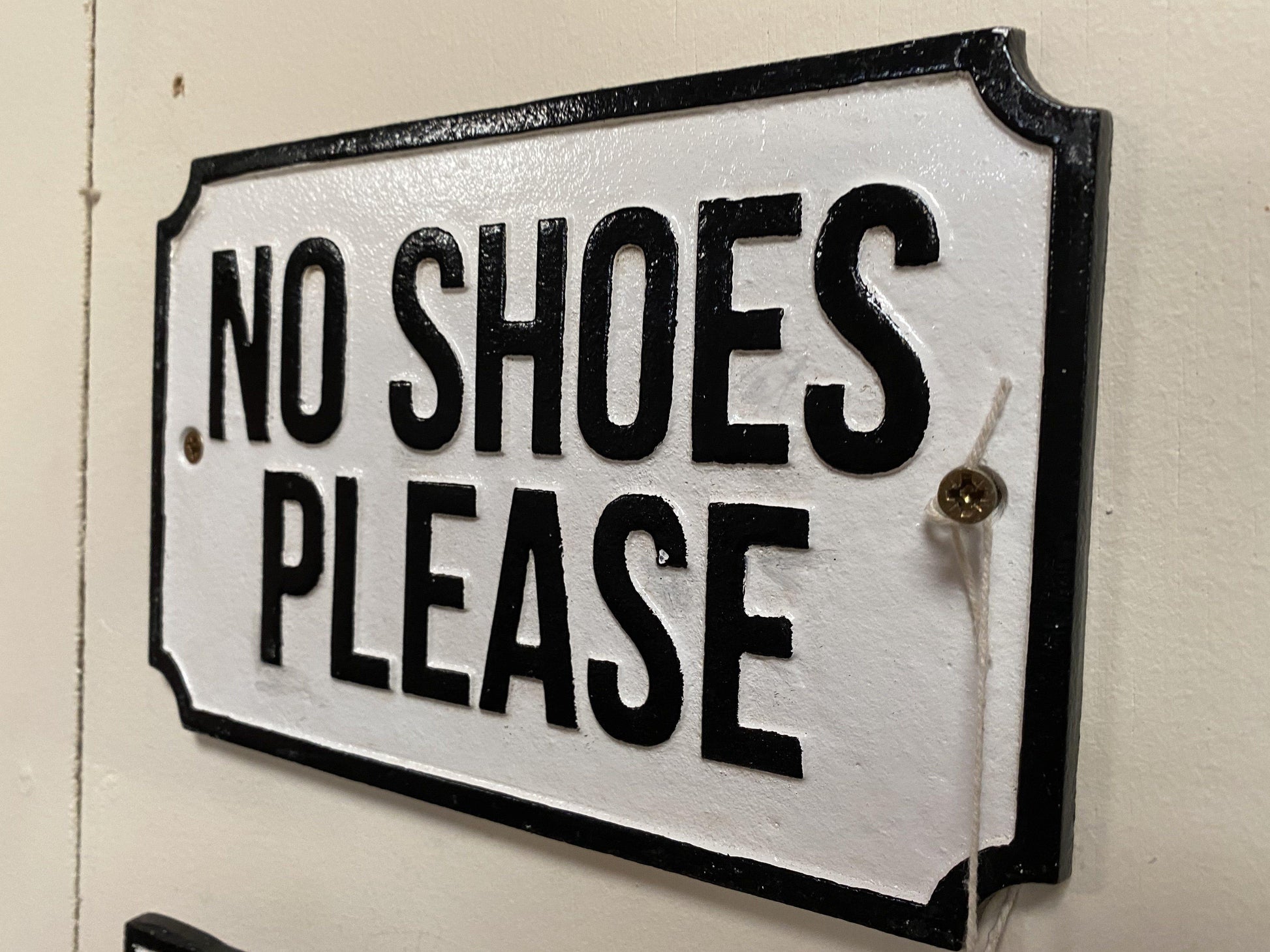 CAST IRON METAL "NO SHOES PLEASE" (NEW) - Browsers Emporium