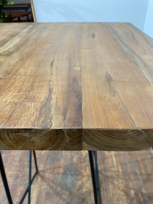 Bibisa poseur table by Bluebone
