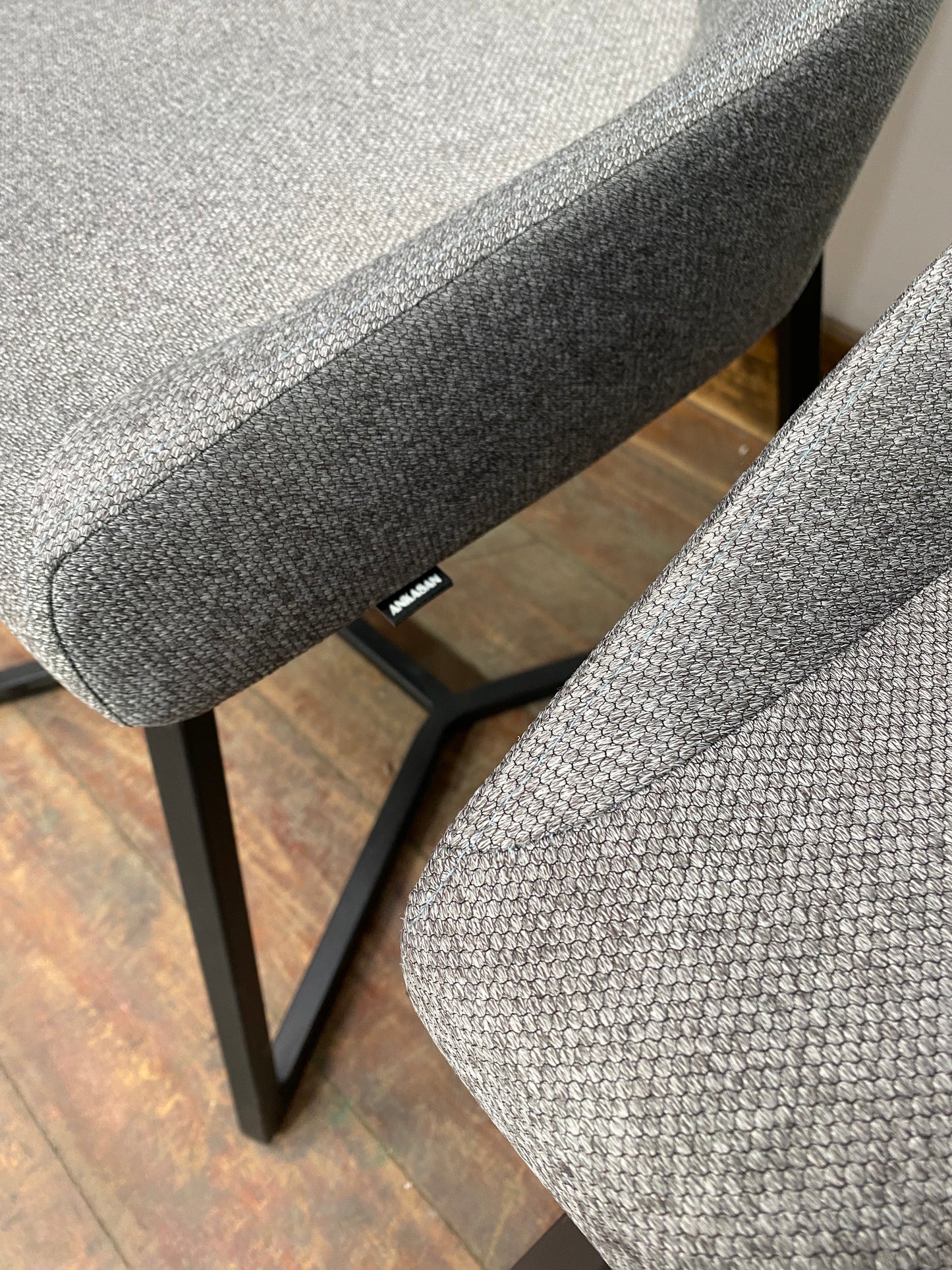 Set of 4 grey hex base office chairs (new)