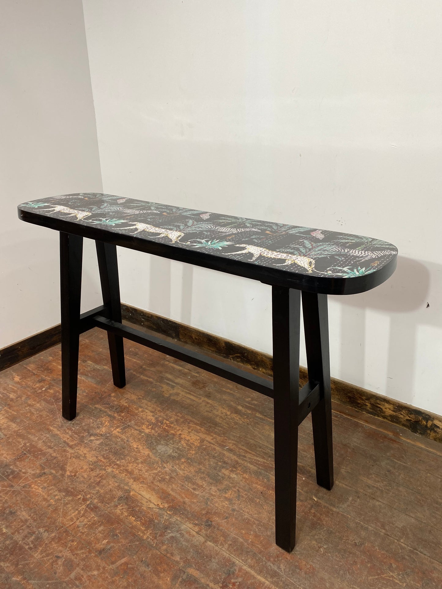 Jungle print poseur table