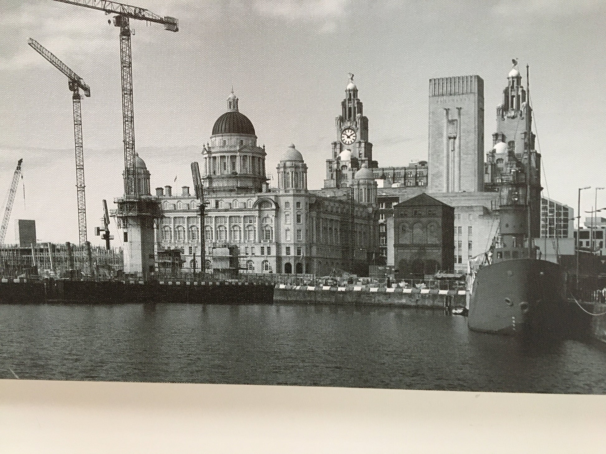LARGE BLACK AND WHITE PICTURE OF LIVERPOOL PIER HEAD - Browsers Emporium