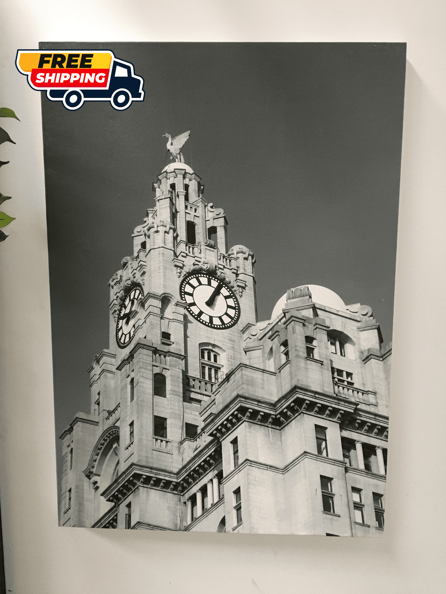 LARGE BLACK AND WHITE PICTURE OF LIVERPOOL LIVER BUILDING - Browsers Emporium