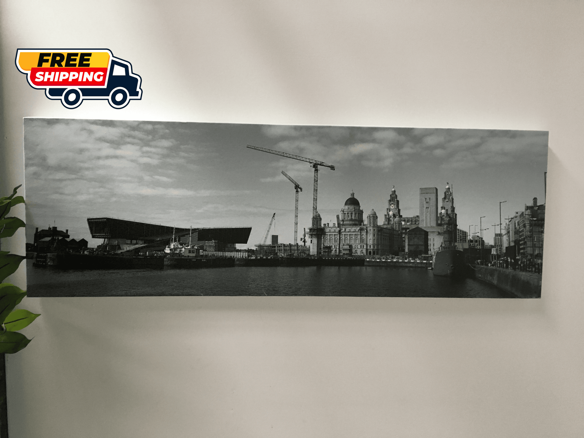 LARGE BLACK AND WHITE PICTURE OF LIVERPOOL PIER HEAD - Browsers Emporium